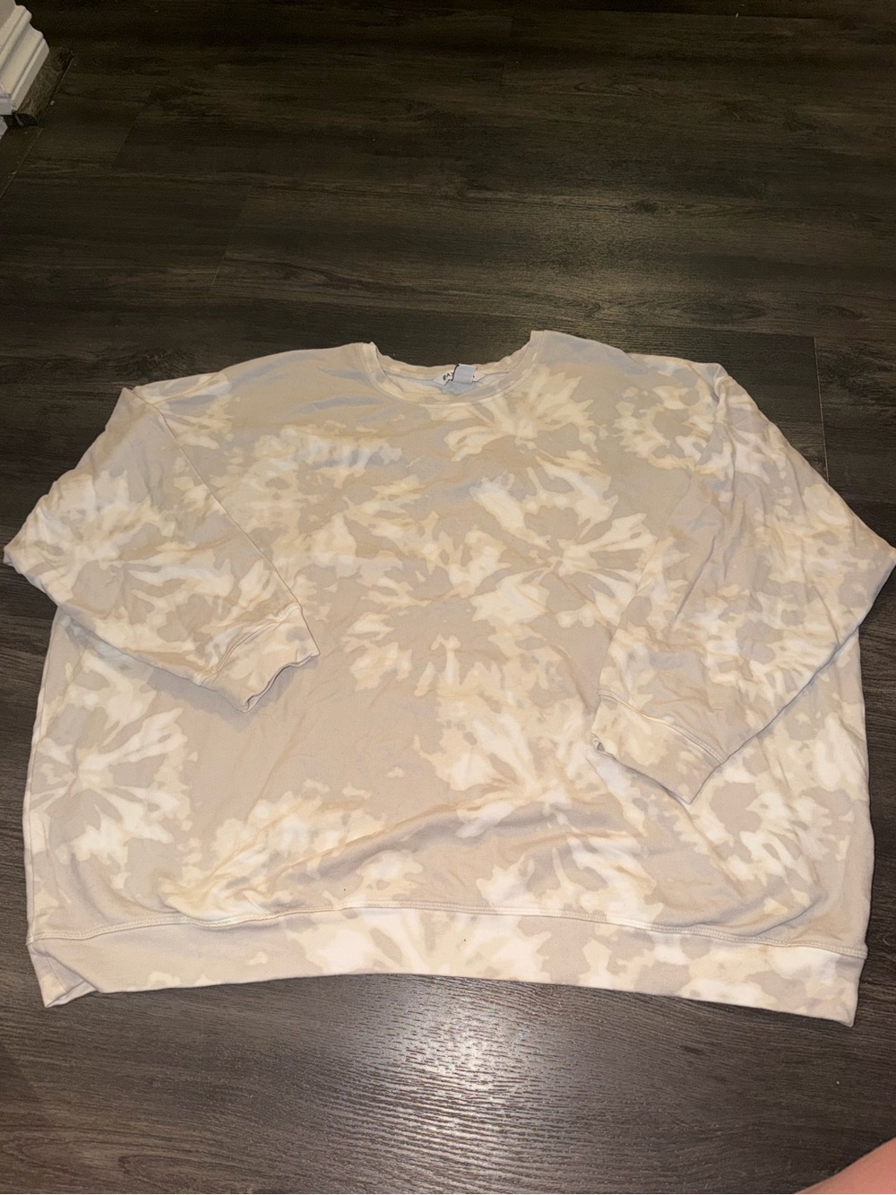 Athleta Beige & White Tie-Dye Crewneck Sweatshirt